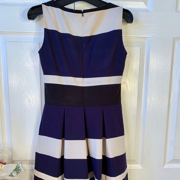 SO JACKIE O!!  BLUE & WHITE STRIPED SLEEVELESS 2 - Picture 6 of 8